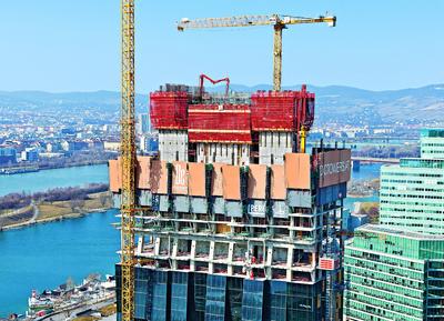 With the help of PERI climbing technology, the DC Tower in Vienna has grown safely and quickly reaching a height of 220 m – the highest building in Austria (Photo: PERI GmbH)