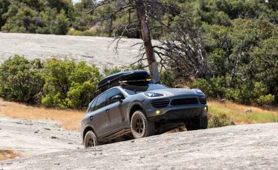 KW_V3_Safari_Style_Porsche_Cayenne_9PA_Fahraufnahme_0004.jpg