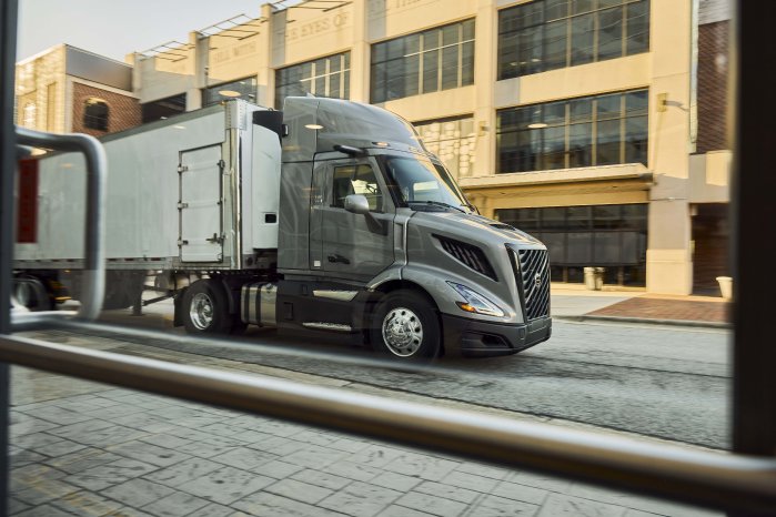 All-new-Volvo-VNR-300_Original file.jpg