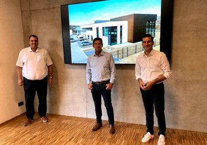 Rundgang mit CDU-Abgeordneten im Neubau der multi-media systeme AG