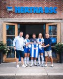 v.l.n.r.: Dirk Walla (WTG), Clara Dreher (Hertha BSC 1. Frauen), Tobias Kurbjuweit (Cheftrainer Hertha BSC 1. Frauen), Elfie Wellhausen (Hertha BSC 1. Frauen), Gerrit F. Schütze (WTG)