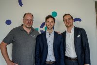 Von links nach rechts: Michael Olschimke, CEO & Co-Gründer von  Scalefree, Hernan Revale, Senior Advisor & Head of Research und Christof Wenzeritt, CEO von Scalefree