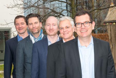 Firmengründer Lars Riehn mit Management Team von infoWAN