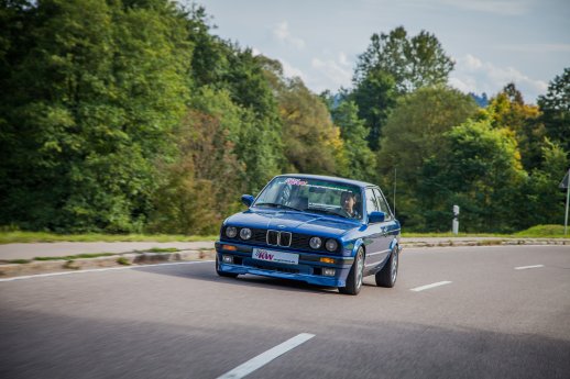 KW_Klassik_V3_BMW_E30_Fahraufnahme_001.jpg