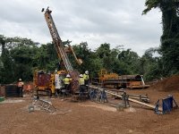 Newcore Gold trifft bei Enchi Gold außerhalb der Reservengruben, OR Royalties steigert Quartalsumsatz um 26 %!