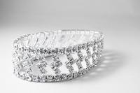 Diamonds Domains und Jewelry Domains zeigen spontan, worum es geht