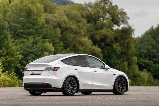 Tesla_Model_Y_KW_Gewindefahrwerk_Standaufnahme_001.jpg