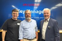 v.l.: Sebastian Fernandez (Cloud/Software Engineer, Securosys SA), Sven Reiss (CEO, Omnidia AG) und Robert Rogenmoser (CEO, Securosys SA) während des Launch-Events am Hauptsitz von Securosys.
