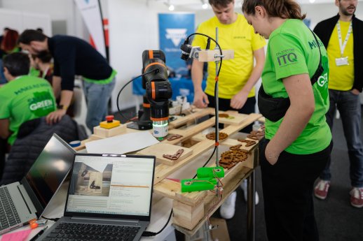 SMART_GREEN_ISLAND_MAKEATHON_2024_(9)  .jpg