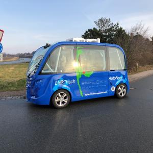 Autonomer Bus der Sylter Verkehrsgesellschaft geht auf die Teststrecke in Keitum (1)