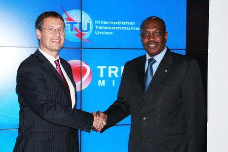 ITU Generalsekretär Touré und Trend Micro CTO Genes