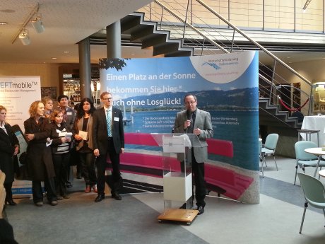 Bürgermeister Ralf Brettin eröffnet den 2. Business Marktplatz Bodensee im Überlinger Kursaal.jpg