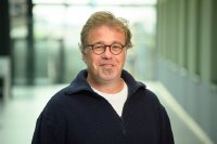 Dr. Stephan Ende ist ab dem 1. April 2026 neuer Honorarprofessor an der Hochschule Bremen. Hier hat er auch im Studiengang Technische und Angewandte Biologie (ISTAB) studiert. Nun gibt er seine Expertise an die Studierenden weiter. / Copyright: Alfred-Wegener-Institut / Kerstin Rolfes