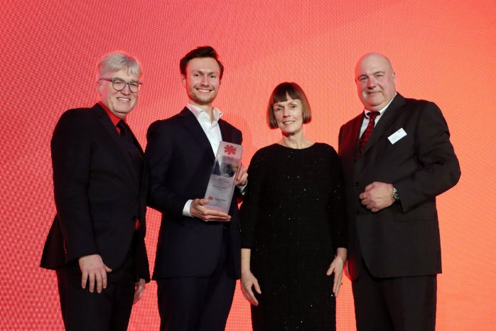 BjoernSteigerAward_EmergencyEye.jpg