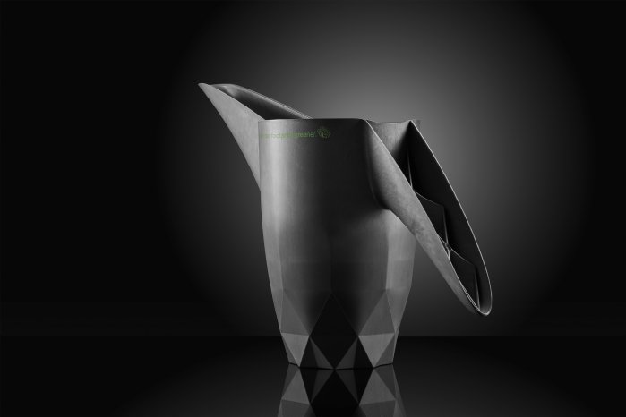 LEONHARD KURZ_Sustainable Watering Can Design_3.jpg