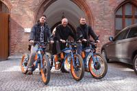 von links: Manuel Ostner, CEO von PG Bikes, Bürgermeister Monatzeder und Bernd Schlemmer