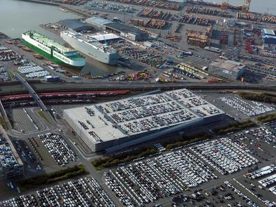 Offiziell eingeweiht: Das neue Autoregal N3 auf dem BLG-Autoterminal in Bremerhaven