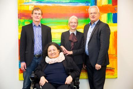 Die Initiatoren Jens Ehlers, Rükiye Ray, Katrin Zschirnt und Thomas Tauer (v.l.) stellen „Inklusion? – na klar“ vor, eine gemeinsame Kampagne der BIHA und der akquinet AG. Foto: Isabela Pacini