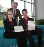 Katrin Michaelbach und Lukas Hofmann sind die Preisträger des 17. WITTENSTEIN-Stipendiums 2012. Dr. Manfred Wittenstein, Vorstandsvorsitzender der WITTENSTEIN AG, überreichte die Auszeichnungen