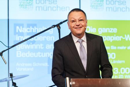 Andreas Schmidt, Vorstand der Bayerischen Börse AG, während seiner Rede auf der Jahreseröffnungsbörse 2020