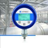 The new AFRISO precision digital pressure gauge DIM 30 was developed for mobile electronic pressure measurement with high demands in terms of accuracy and long-term stability. The scope of delivery includes batteries, the evaluation software and a PC connection cable. Accessories include a hand-operated pump for calibration and a robust case with foam inlay for safe transport (Photograph: AFRISO)