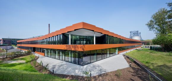 Der RAG-Neubau auf Zeche Zollverein in Essen ist das erste "C2C-inspired" errichtete Gebäude in Deutschland – ausgestattet mit Schüco Fenstersystemen in C2C-Silber, Bildnachweis: Schüco International KG / Fotograf: Jens Kirchner