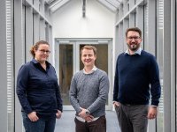 Die LIS gestaltet ihre Kundenbetreuung neu: Mit dem Customer Excellence Center (CEC) und einem neuen Ticketsystem soll die Kundenzufriedenheit deutlich erhöht werden. Im Bild (v. l.): Jessica Manthe, Christoph Rehra und Roman Focke – das Leitungsteam des neuen CEC. Die LIS gestaltet ihre Kundenbetreuung neu: Mit dem Customer Excellence Center (CEC) und einem neuen Ticketsystem soll die Kundenzufriedenheit deutlich erhöht werden. Im Bild (v. l.): Jessica Manthe, Christoph Rehra und Roman Focke – das Leitungsteam des neuen CEC.