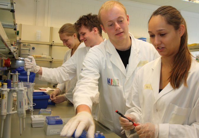 Freiwillig nachsitzen im Schülerlabor der FH Flensburg, Hochschule ...