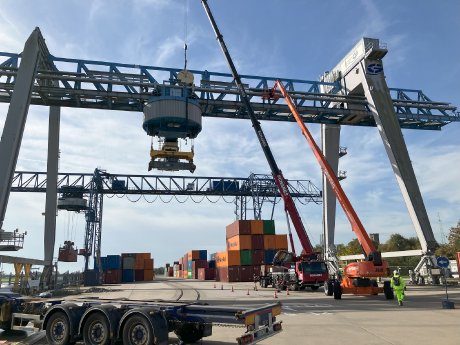 Kabelschlepp-Contargo-Kabelfuehrung-Containerbruecke-rgb.jpg