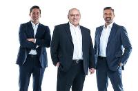 Die Geschäftsführenden Gesellschafter der RAMPF-Gruppe Matthias Rampf (links) und Michael Rampf (rechts) mit Horst Bader, Geschäftsführer der RAMPF-Holdinggesellschaft Die Geschäftsführenden Gesellschafter der RAMPF-Gruppe Matthias Rampf (links) und Michael Rampf (rechts) mit Horst Bader, Geschäftsführer der RAMPF-Holdinggesellschaft