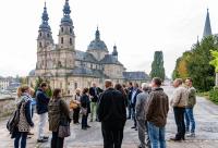 In der Mittagspause des tubag Sanierungsforums hatten die Teilnehmer die Gelegenheit, in kleinen Gruppen an Führungen durch den Fuldaer Dom teilzunehmen.