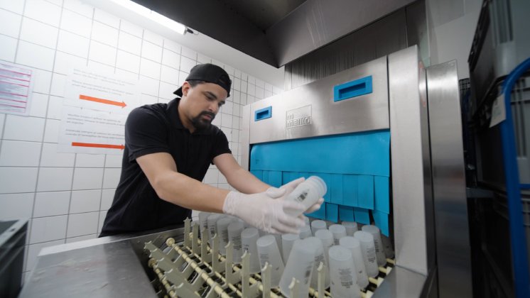 Am Ende eines Spülgangs müssen alle Becher ausnahmslos trocken sein.png