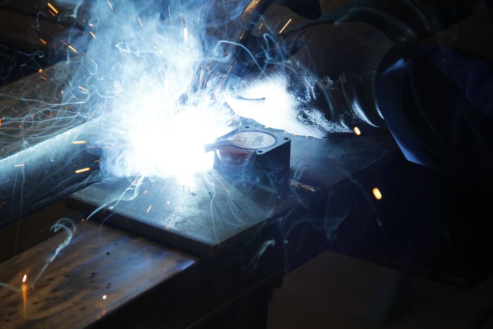 Welding close to the magnet.JPG