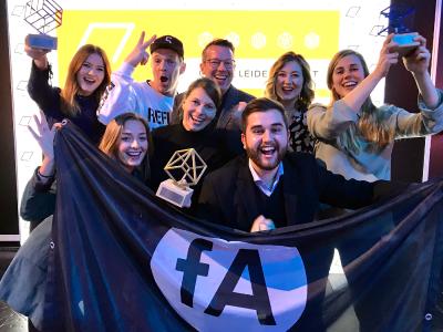 Grund zum Jubeln: drei Trophäen für fischerAppelt, live marketing beim BrandEx Award, Foto: fischerAppelt
