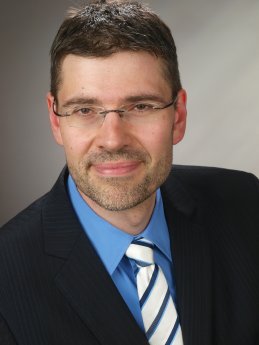 Uni Paderborn - Prof. Dr.-Ing. Hans-Joachim Schmid - 2008.JPG