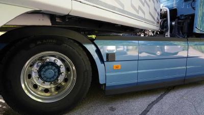Besserer Schutz beim Abbiegen von Lkw