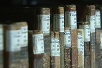 Die Vatikanische Apostolische Bibliothek beherbergt zirka 180.000 Manuskripte, 8.600 Inkunabeln sowie 1,6 Millionen Bücher und 300.000 Münzen und Medaillen, Quelle: Rittal GmbH & Co. KG 