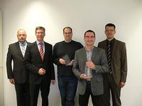 Projektmitglieder (v.l.) Matthias Franz, Karsten Lienau (beide arvato Systems), Patrick Stein, Robert Brübach (beide Stiebel Eltron), Thorsten Arndt (arvato Systems) Projektmitglieder (v.l.) Matthias Franz, Karsten Lienau (beide arvato Systems), Patrick Stein, Robert Brübach (beide Stiebel Eltron), Thorsten Arndt (arvato Systems)