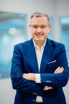 duerr-ceo-dr-jochen-weyrauch-01.jpg