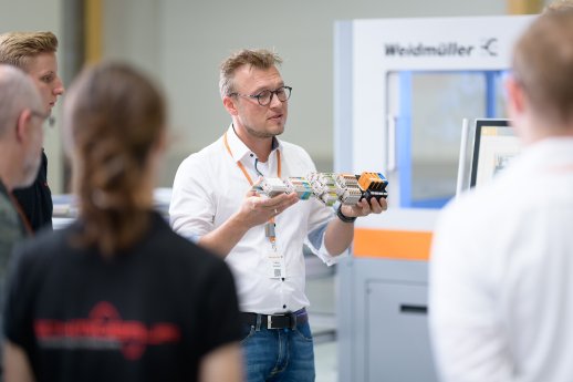 Weidmüller Bild_Klippon® Automated RailAssembler bietet eine deutliche Zeitersparnis.jpg