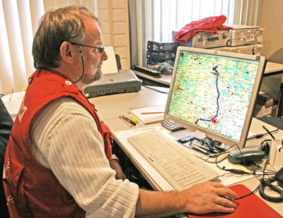 Thomas Lang bei der Routenplanung