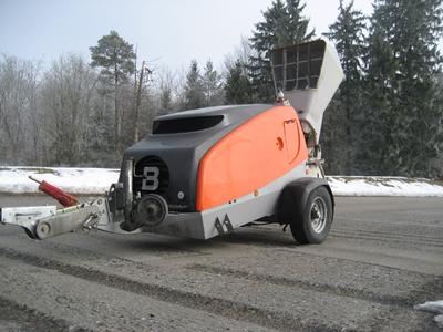 With a high-quality, durable chassis, the Estrich Boy is not only a powerful compressed-air conveyor but also completely road-ready