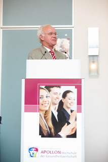 Ebenso als Redner auf dem Symposium vertreten: PD Dr. Josef Hilbert