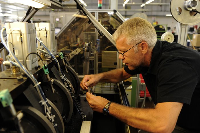 Produktion HA Electronics.jpg