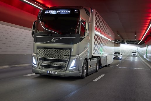 volvo-trucks-improves-fuel-performance-on-long-haul-routes-05.jpg