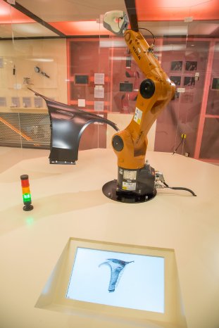 Artec Eva auf einem Roboterarm von KUKA  (5).jpg