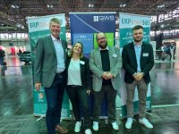 Das GWS-Team beim E/D/E Branchentreff v. l. n. r.: Hermann Trecksler, Sabine Hoffmann, Patrick O’Neill, Jan-Philipp Klöpper / Axel Büscher hinter der Kamera