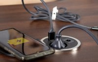 TecLines TES005B Einbausteckdose mit USB Charger, Qi-Ladestation im Deckel