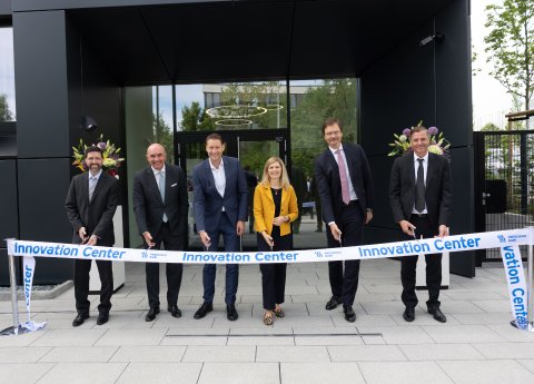 Fresenius_D20-Opening.jpg