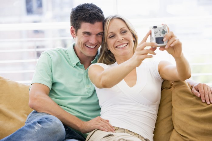 couple taking pictures.jpg